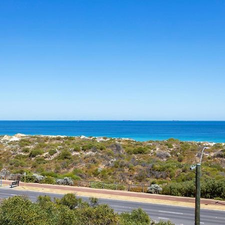 Scarborough Beachlife Apartment - Executive Escapes Пърт Екстериор снимка