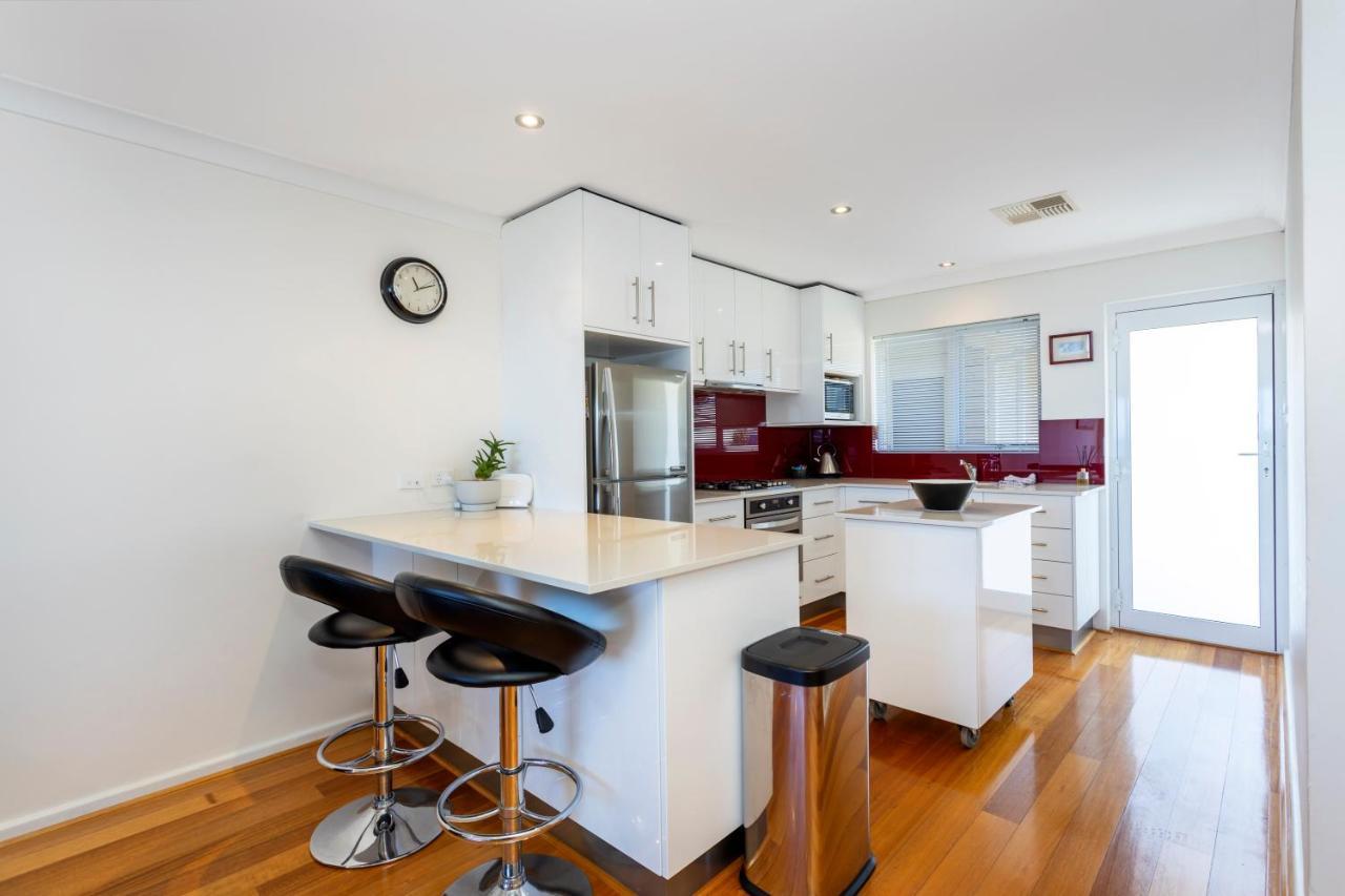 Scarborough Beachlife Apartment - Executive Escapes Пърт Екстериор снимка